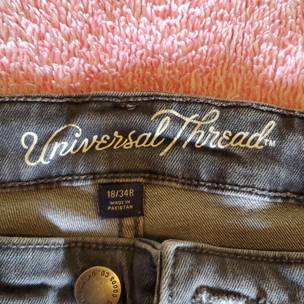 Universal Thread High Rise Skinny Crop - Size 18 - Picture 2 of 3